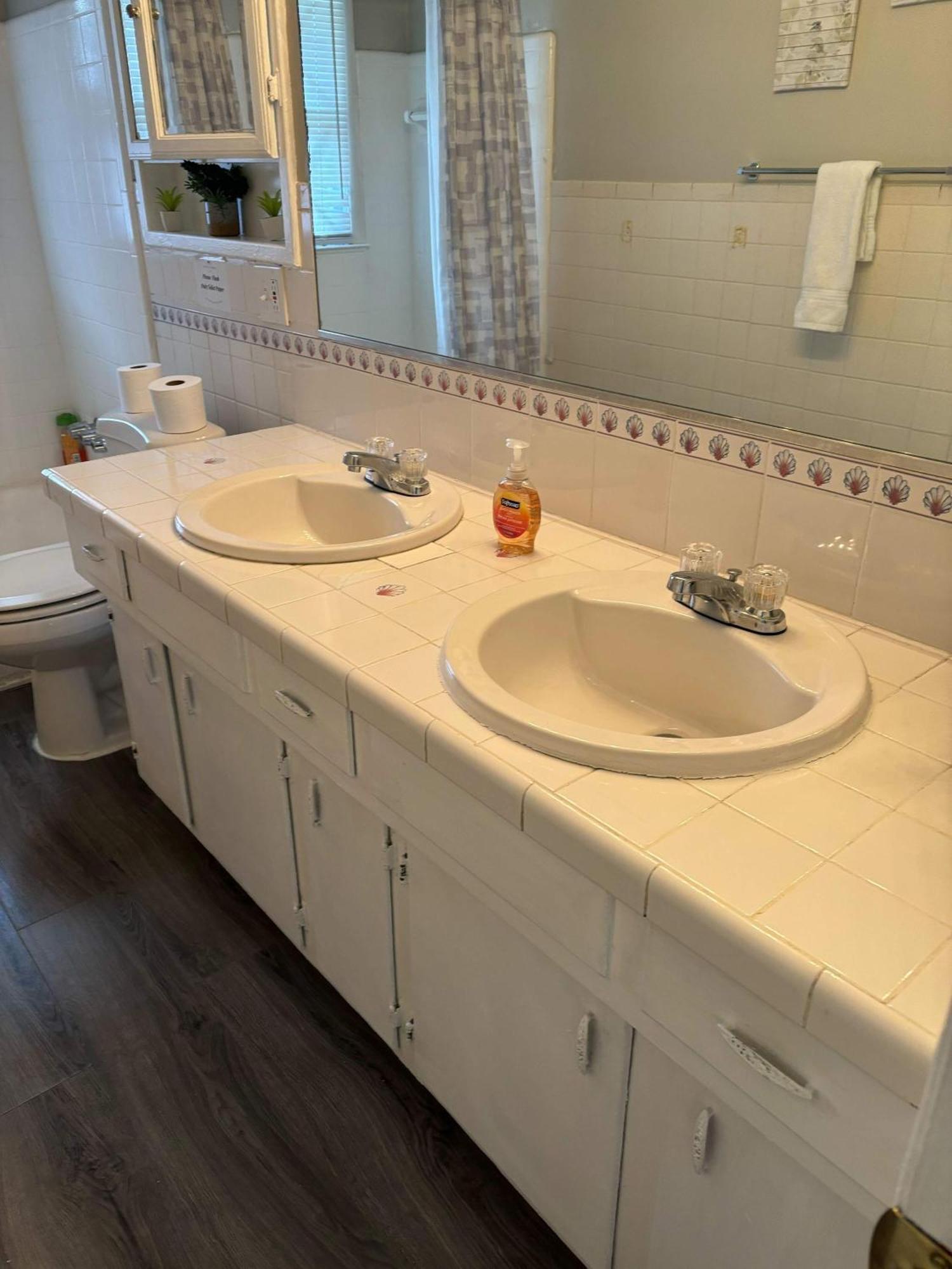 Comfy In Columbia Villa Екстериор снимка